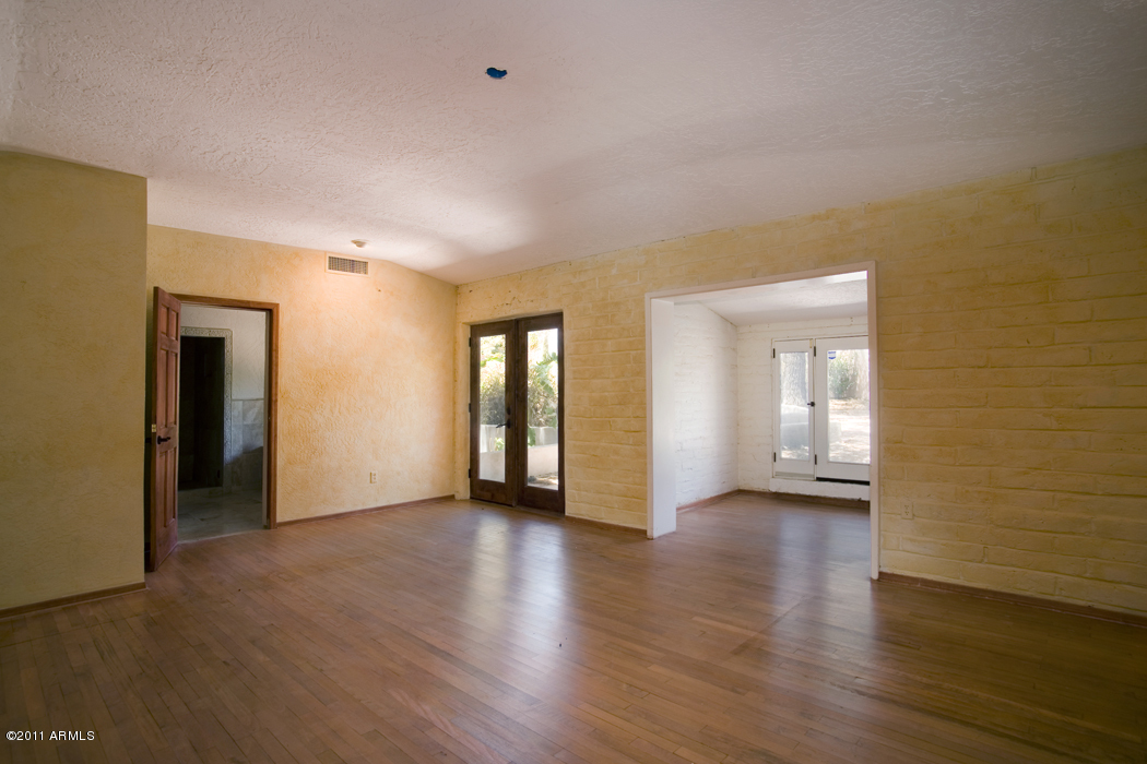 6804 North Joshua Tree Lane Paradise Valley, AZ 85253 - Photo 12 of 17 Master Bedroom