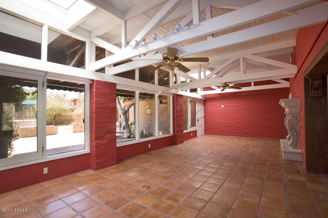 6804 North Joshua Tree Lane Paradise Valley, AZ 85253 - Photo 4 of 17 Family Room