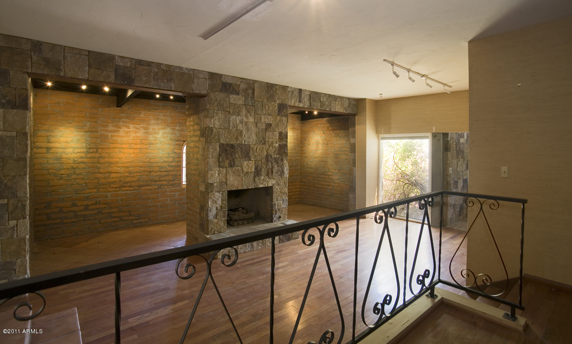 6804 North Joshua Tree Lane Paradise Valley, AZ 85253 - Photo 7 of 17 Study