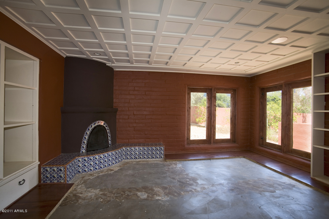 6804 North Joshua Tree Lane Paradise Valley, AZ 85253 - Photo 8 of 17 Den