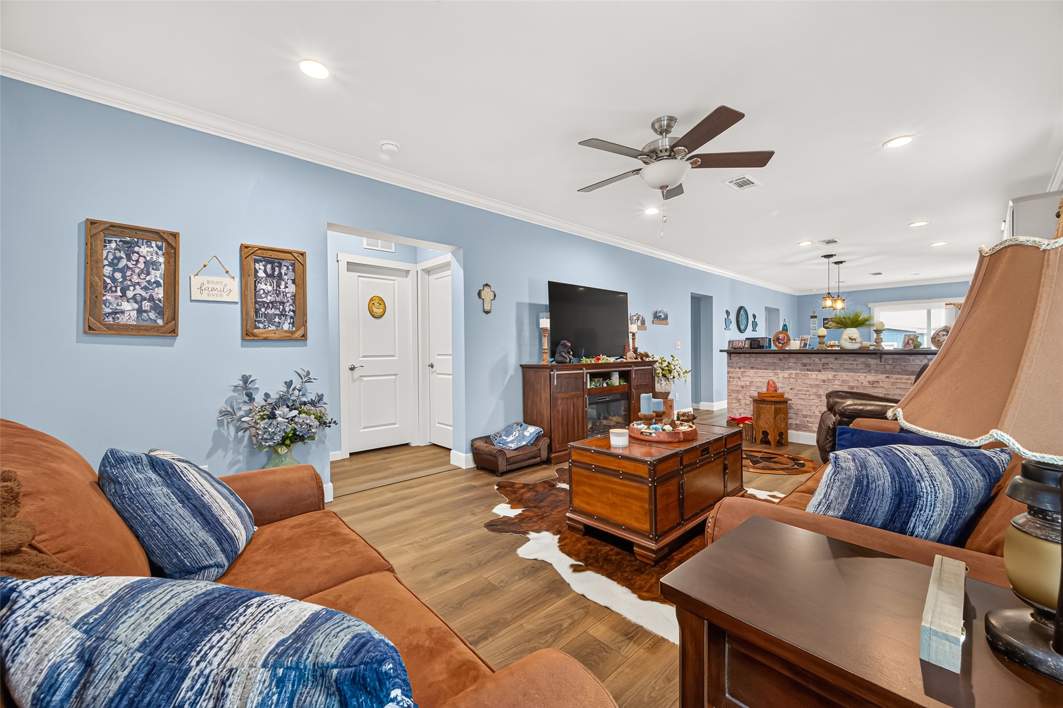 108 Trail Ride Way Willis, TX 77318 - Photo 11 of 47 Gallery Image 11