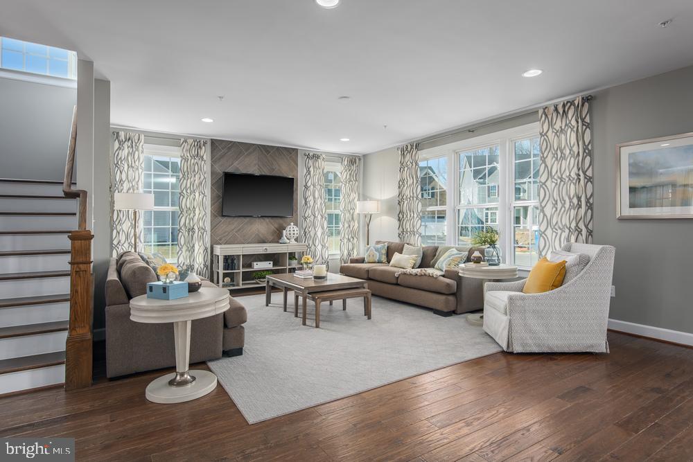 7124 Tranquility Road Laurel, MD 20723 - Photo 13 of 25 Living Room