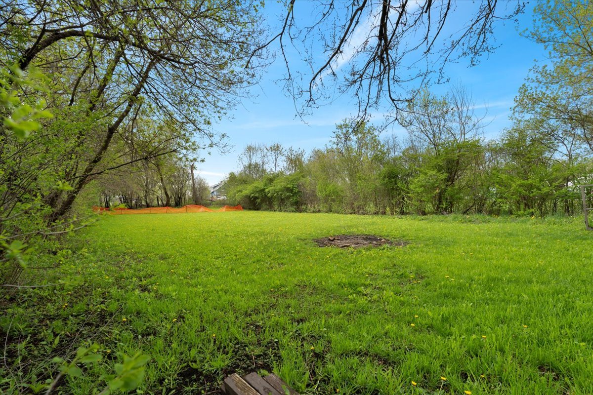 2517 Salem Boulevard Zion, IL 60099 - Photo 30 of 32 a view of yard with green space
