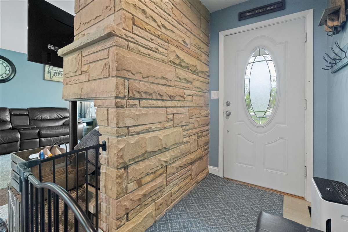 2517 Salem Boulevard Zion, IL 60099 - Photo 5 of 32 a view of a door of the house