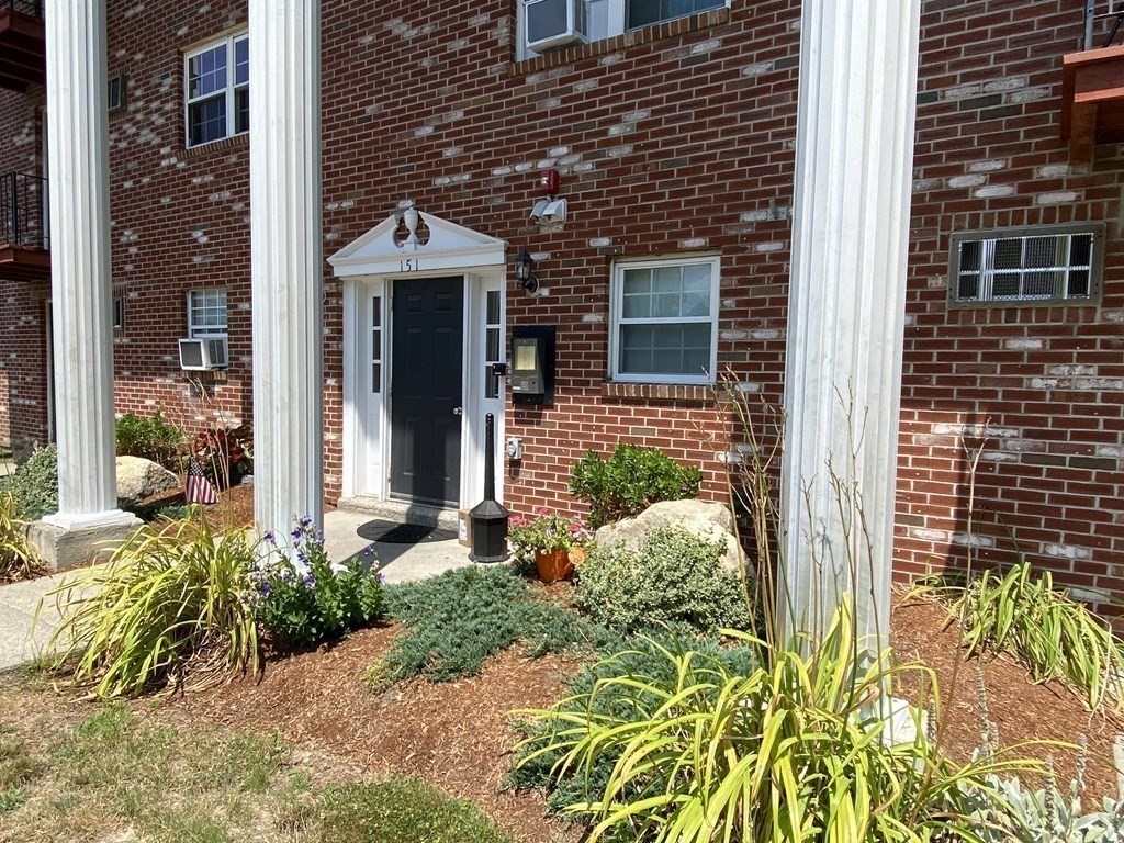 151 Providence Road, Unit 3 Grafton, MA 01519 - Photo 4 of 28 Gallery Image 4