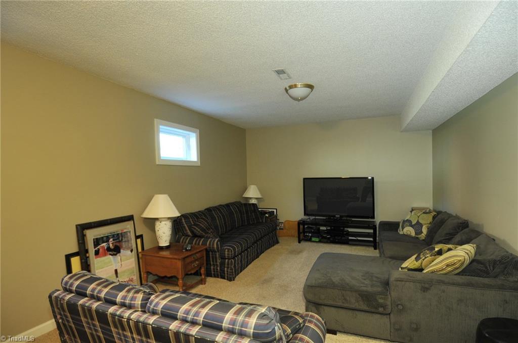 1613 Slane Road Clemmons, NC 27012 - Photo 16 of 22