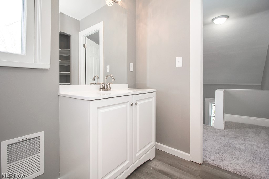 1168 Dorsh Road Cleveland, OH 44121 - Photo 26 of 34