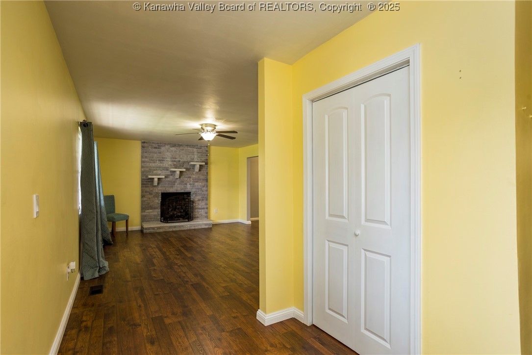 103 Elite Heights Road Hurricane, WV 25526 - Photo 3 of 43 Looking into the Living Room