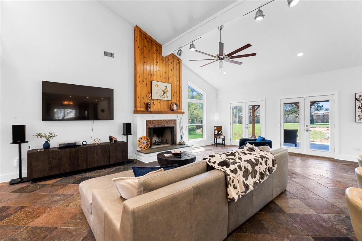 14519 Fitzhugh Road Austin, TX 78736 - Photo 3 of 34