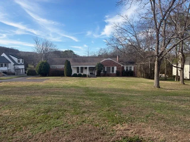 $3,900 | 2903 Tyne Boulevard, Nashville, TN 37215