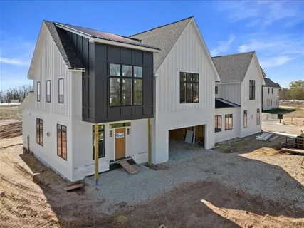 $865,000 | 498 Bastle Wynd Port, Unit 10, Port Washington, WI 53074