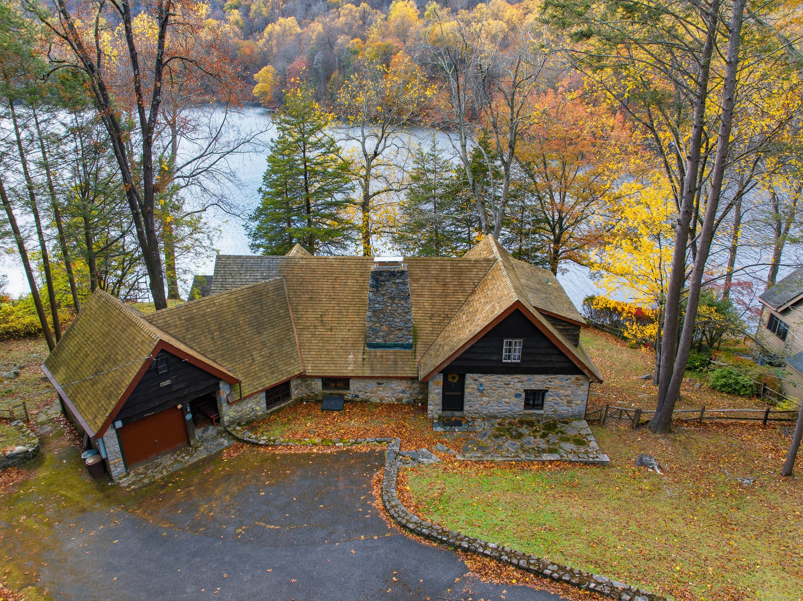 23 Echo Drive New Milford, CT 06776 - Photo 8 of 39