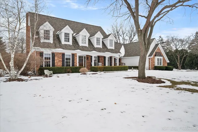 $850,000 | 730 Persimmon Drive, St. Charles, IL 60174