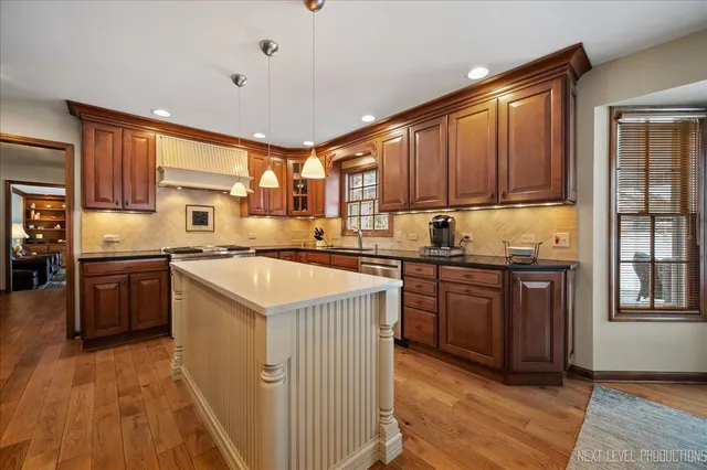 $850,000 | 730 Persimmon Drive, St. Charles, IL 60174