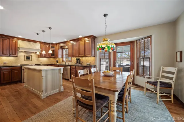 $850,000 | 730 Persimmon Drive, St. Charles, IL 60174