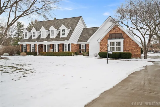 $850,000 | 730 Persimmon Drive, St. Charles, IL 60174