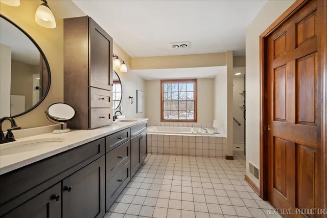 $850,000 | 730 Persimmon Drive, St. Charles, IL 60174