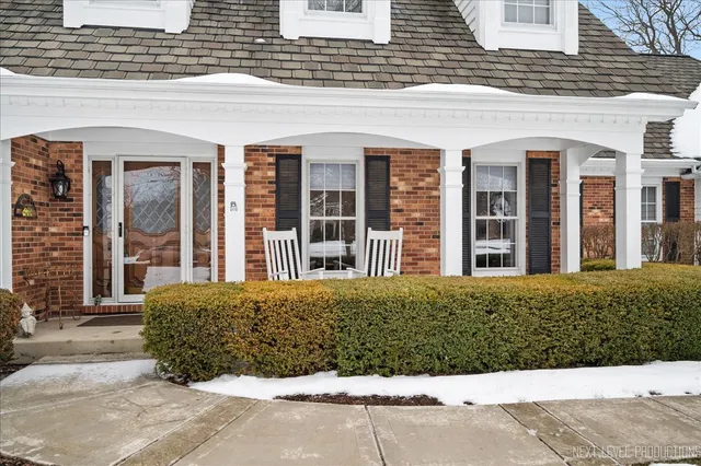 $850,000 | 730 Persimmon Drive, St. Charles, IL 60174