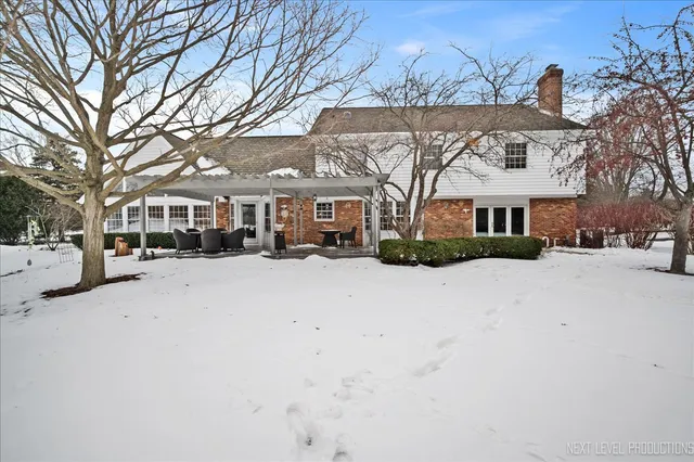$850,000 | 730 Persimmon Drive, St. Charles, IL 60174