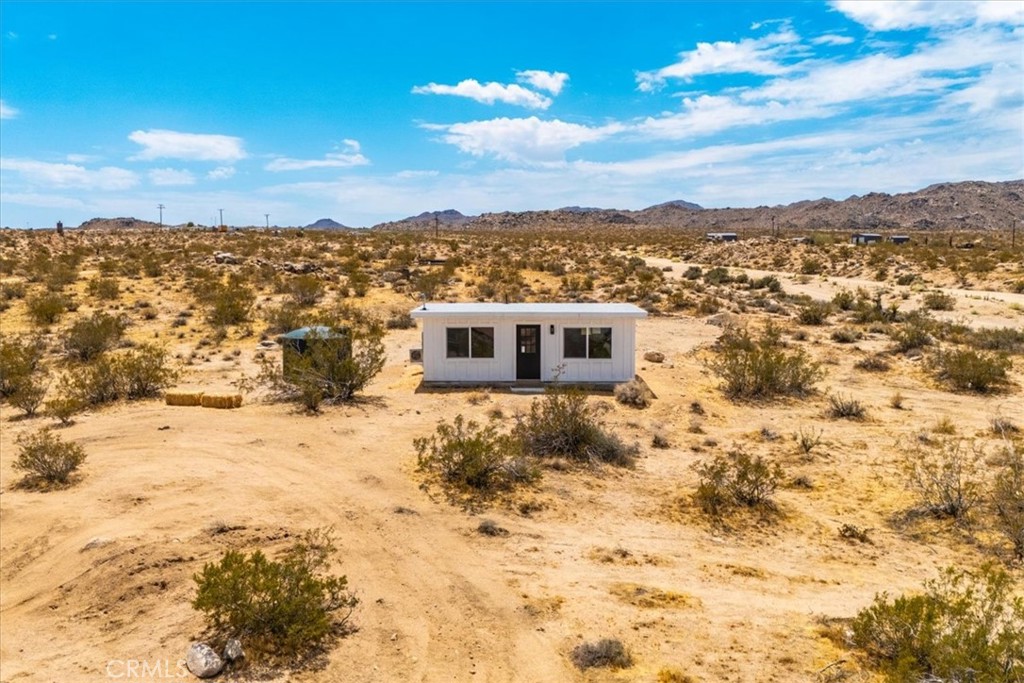 777 Quail Bush Road Landers, CA 92285 - Photo 7 of 46 a view of a city