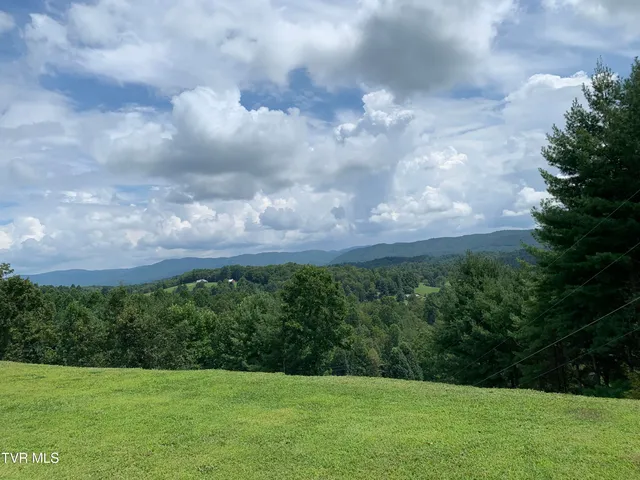 $749,000 | 620 Swift Hollow Lane, Mountain City, TN 37683