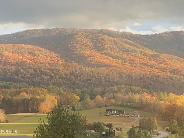 $749,000 | 620 Swift Hollow Lane, Mountain City, TN 37683