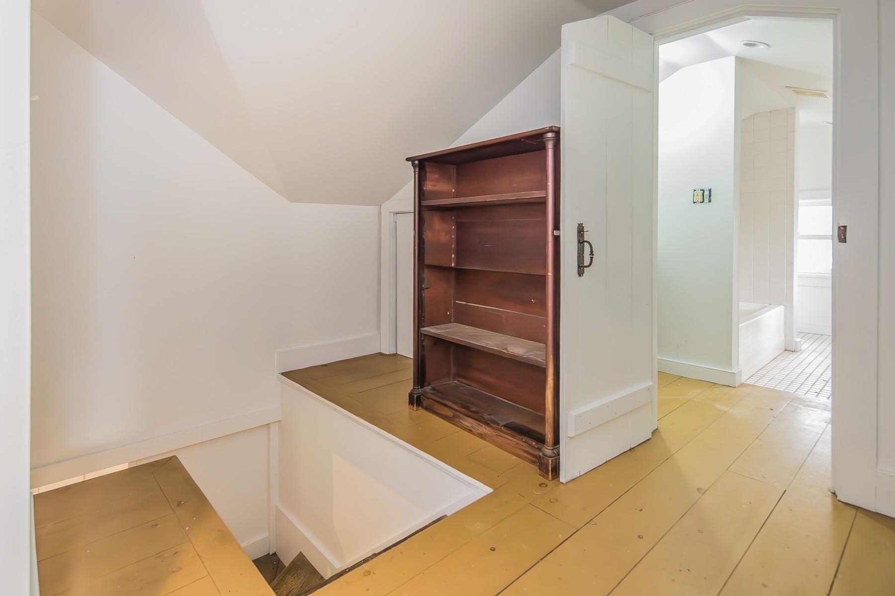 127 Clarendon Springs Lane Clarendon, VT 05777 - Photo 16 of 36