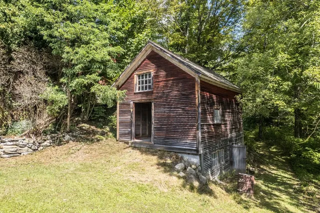 $295,000 | 127 Clarendon Springs Lane, Clarendon, VT 05777