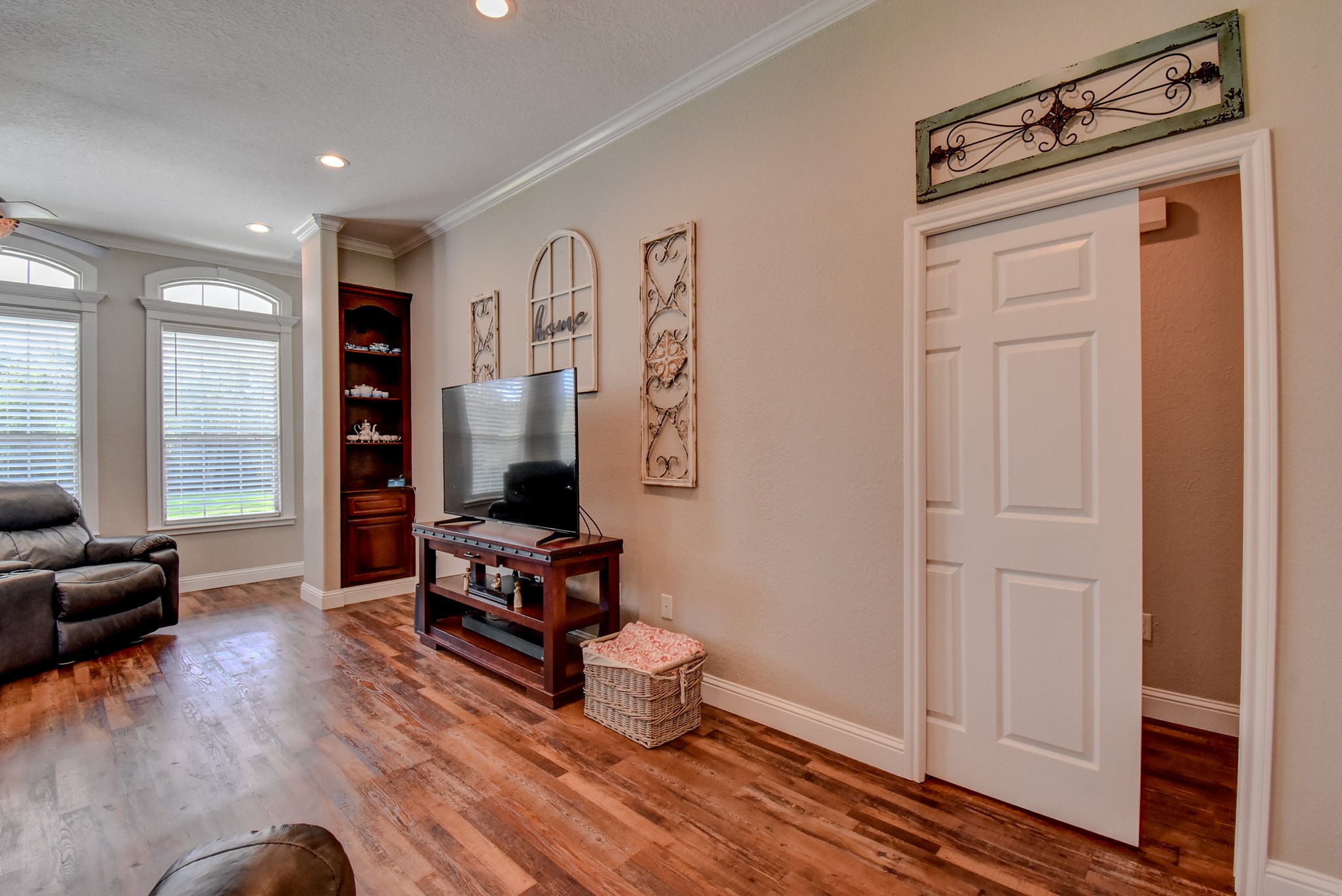 7547 County Road 684D Sweeny, TX 77480 - Photo 9 of 48 Living Room with pocket door to hallway