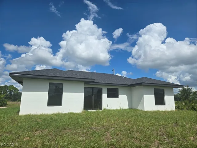 $1,950 | 2707 30th Street Southwest, Lehigh Acres, FL 33976