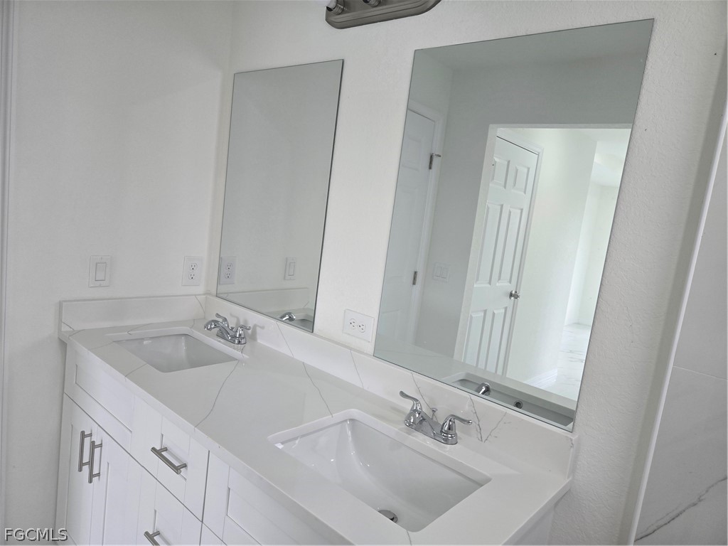 2707 30th Street Southwest Lehigh Acres, FL 33976 - Photo 21 of 27