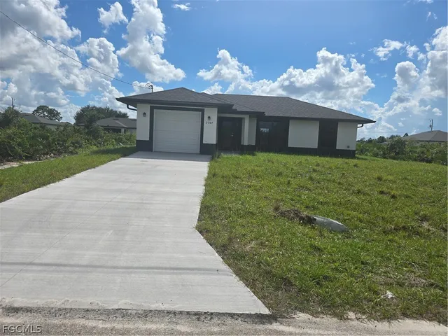 $1,950 | 2707 30th Street Southwest, Lehigh Acres, FL 33976