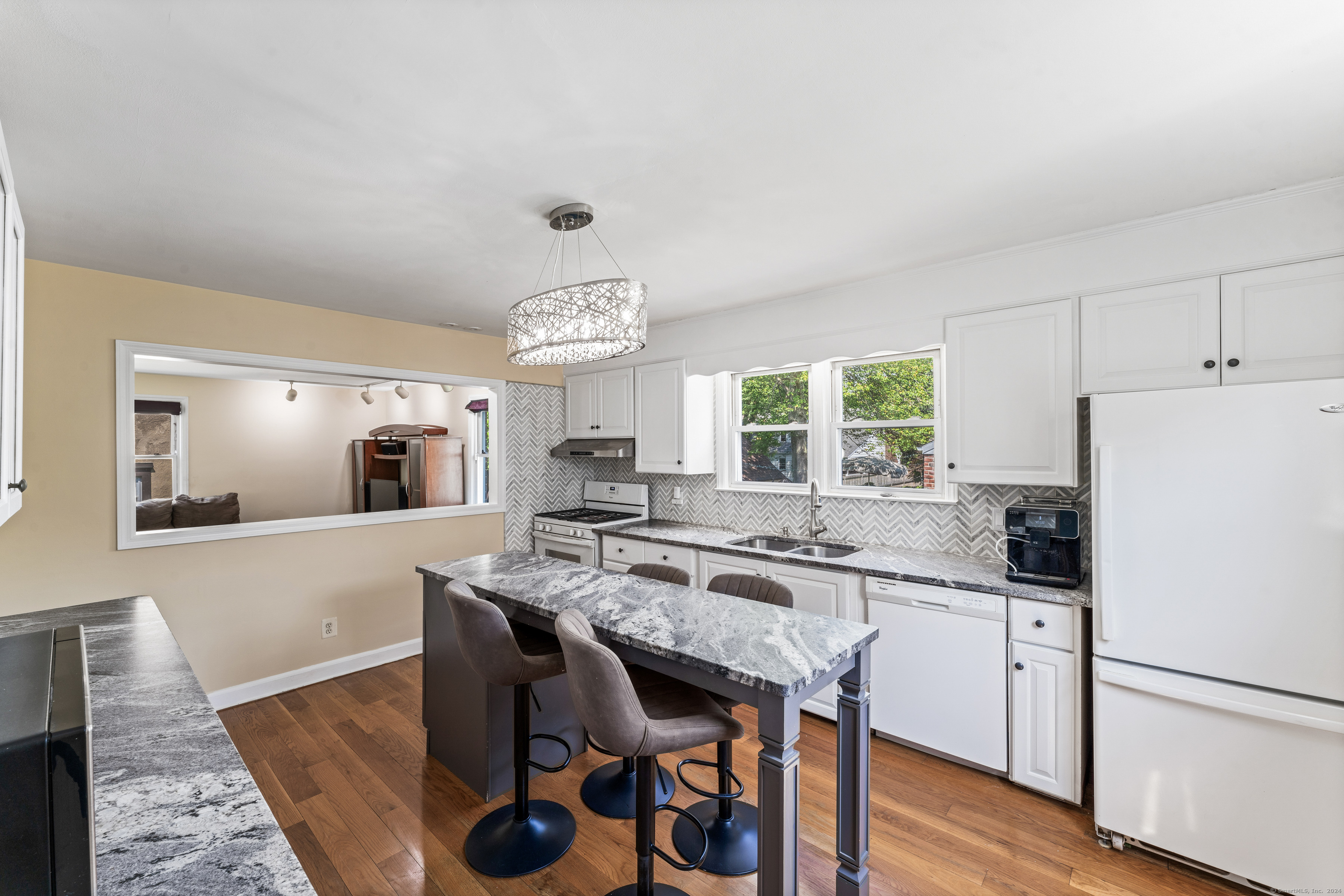 112 4th Street Stamford, CT 06905 - Photo 9 of 40