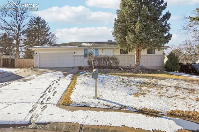 $437,500 | 351 South Peoria Circle, Aurora, CO 80012