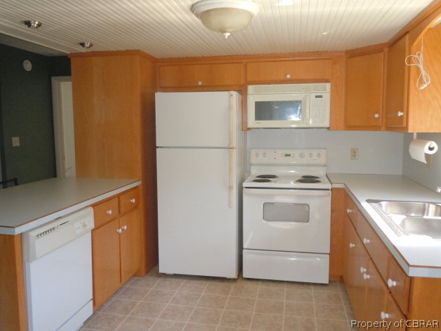 7275 Bray Road Hayes, VA 23072 - Photo 3 of 13