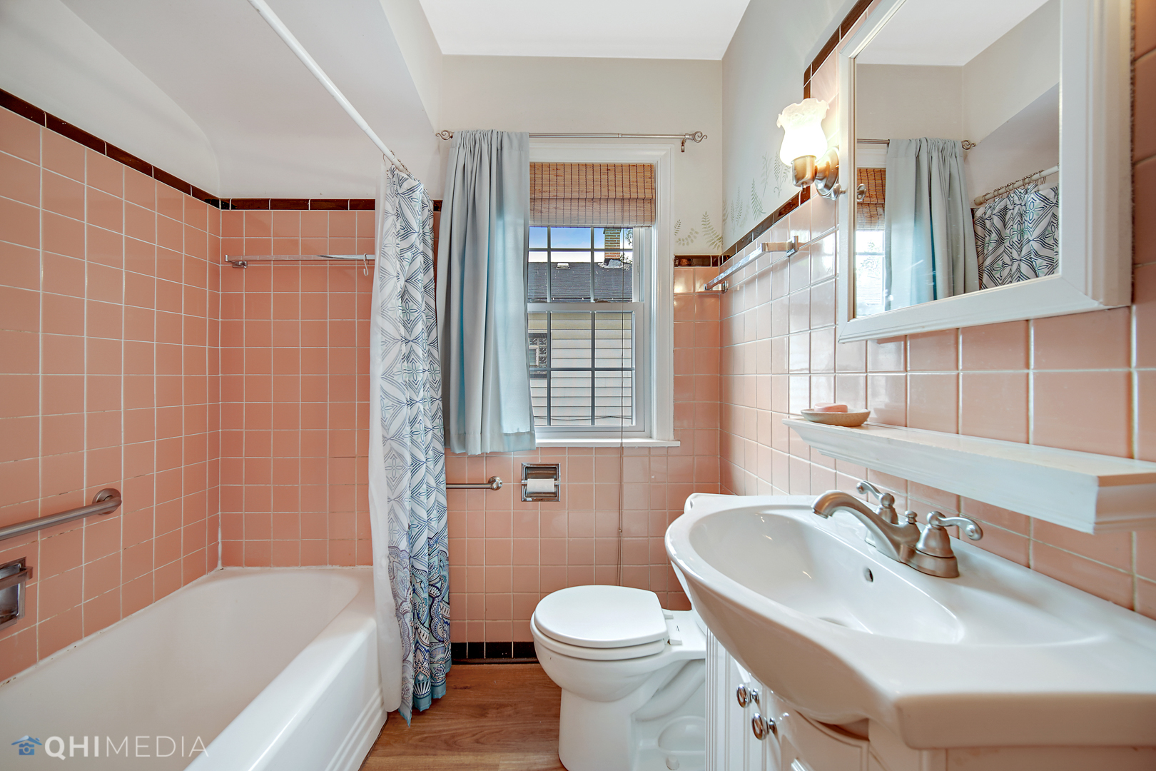 1442 Ridge Road Homewood, IL 60430 - Photo 19 of 25 a bathroom with a sink toilet and shower