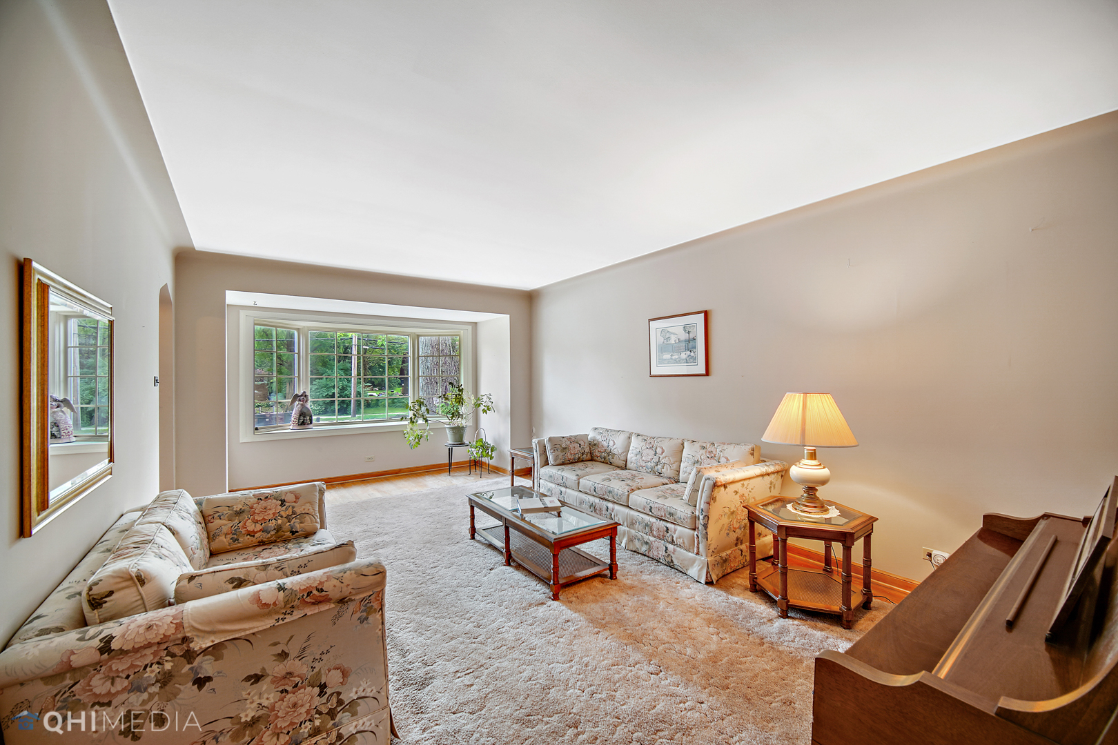 1442 Ridge Road Homewood, IL 60430 - Photo 9 of 25 a living room with furniture and a large window