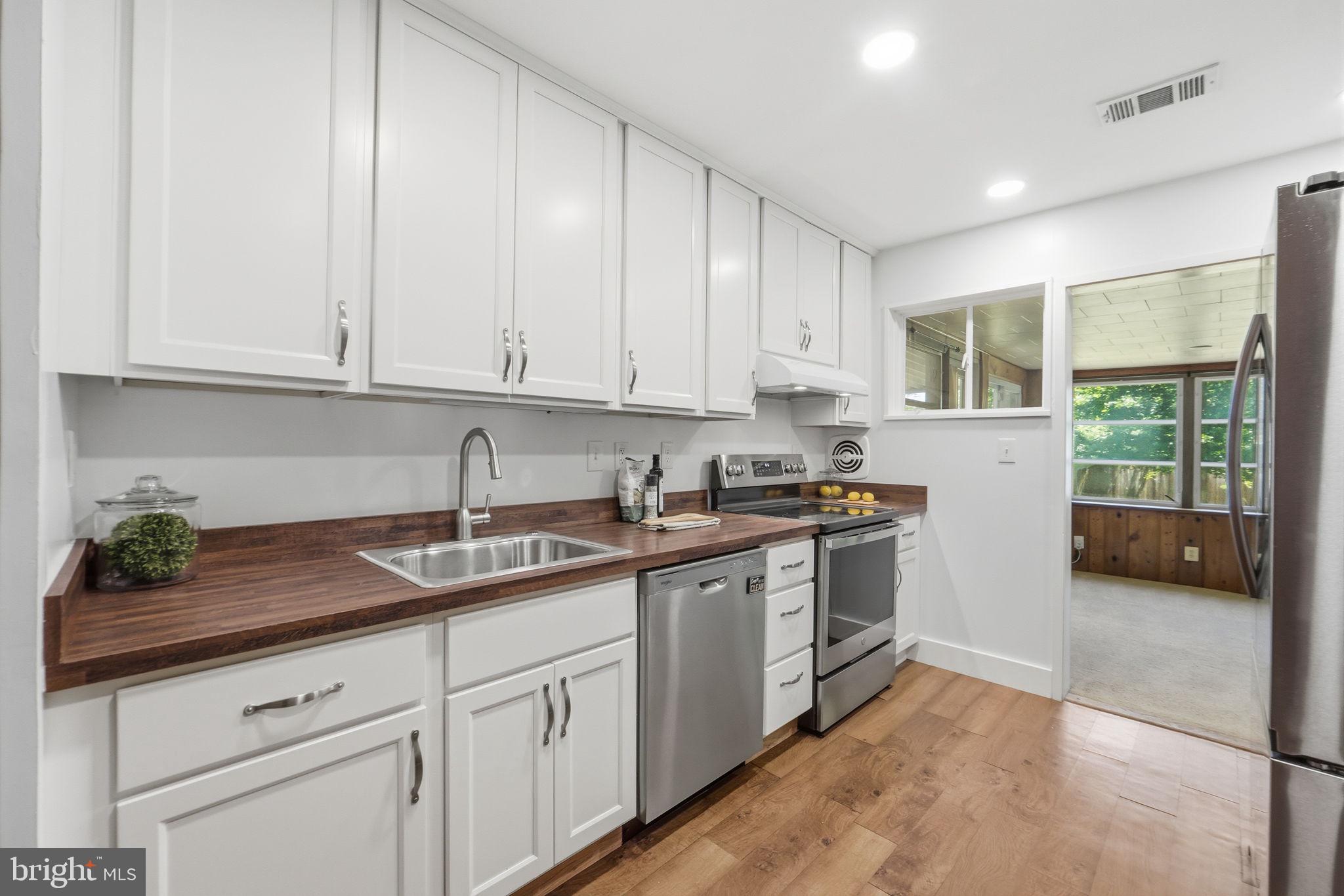 4115 Conrad Road Alexandria, VA 22312 - Photo 8 of 31 Gallery Image 8