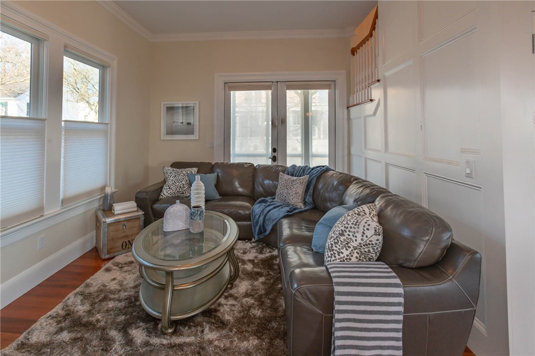 9 Cliff Terrace Newport, RI 02840 - Photo 17 of 40 Family room open to side porch.