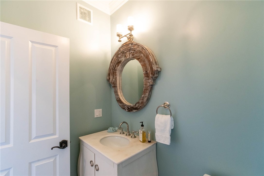 9 Cliff Terrace Newport, RI 02840 - Photo 19 of 40 First floor powder room.
