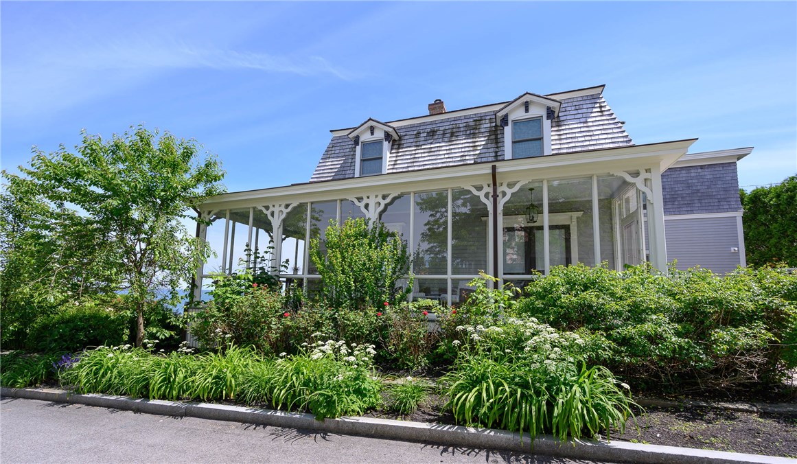 9 Cliff Terrace Newport, RI 02840 - Photo 5 of 40 Transformed Circa 1890 cottage