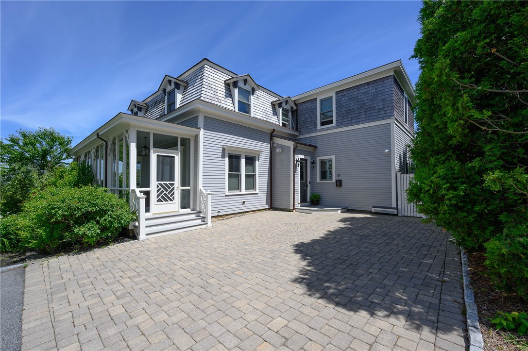 9 Cliff Terrace Newport, RI 02840 - Photo 7 of 40 Welcoming entry