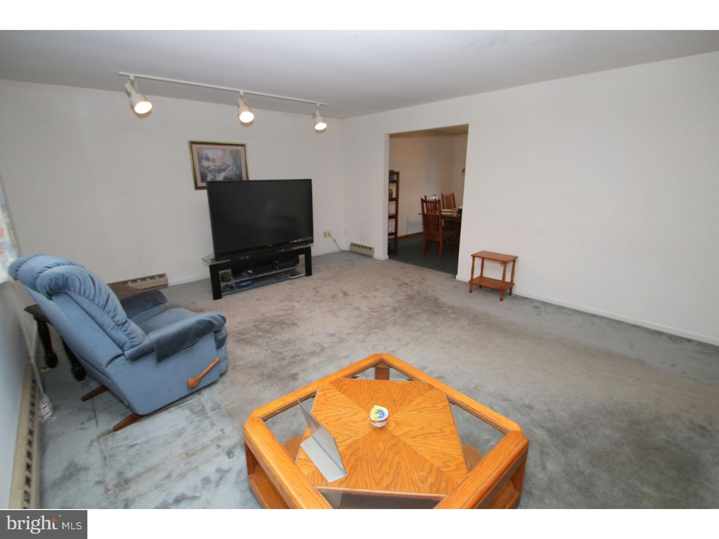 697 State Road Coopersburg, PA 18036 - Photo 3 of 25 Gallery Image 3