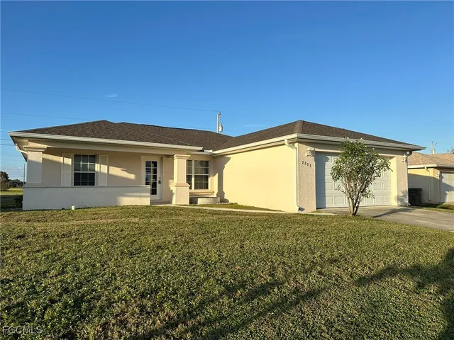 $294,900 | 2207 Northeast 15th Lane, Cape Coral, FL 33909