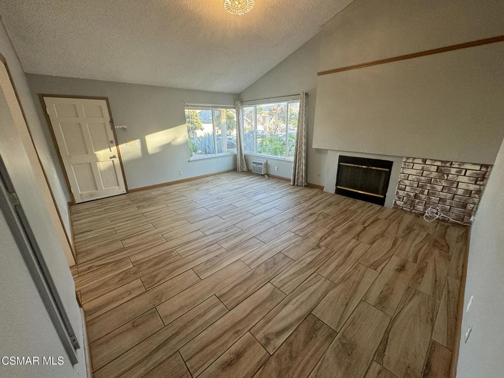 2047 Belmar Court North Simi Valley, CA 93063 - Photo 4 of 15