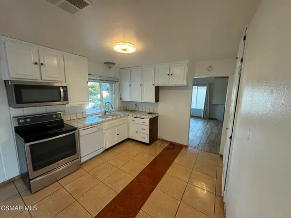 $3,400 | 2047 Belmar Court North, Simi Valley, CA 93063