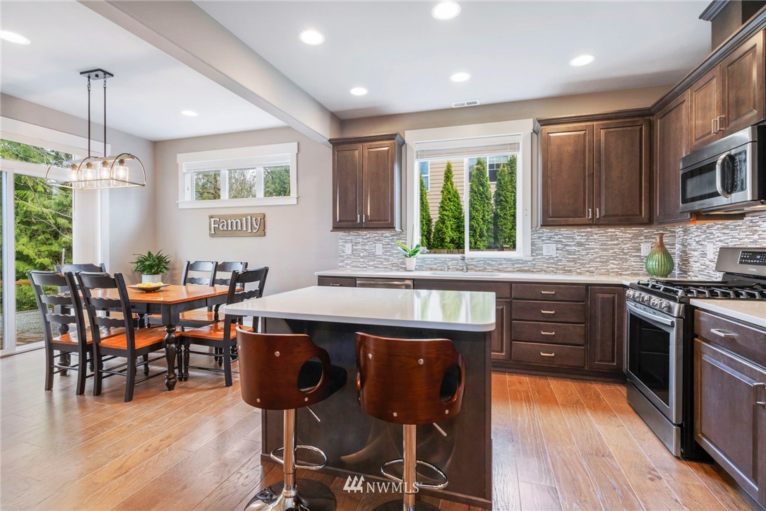 4732 Northeast 25th Street Renton, WA 98059 - Photo 5 of 21