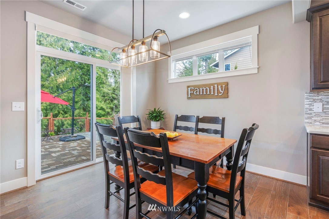 4732 Northeast 25th Street Renton, WA 98059 - Photo 6 of 21