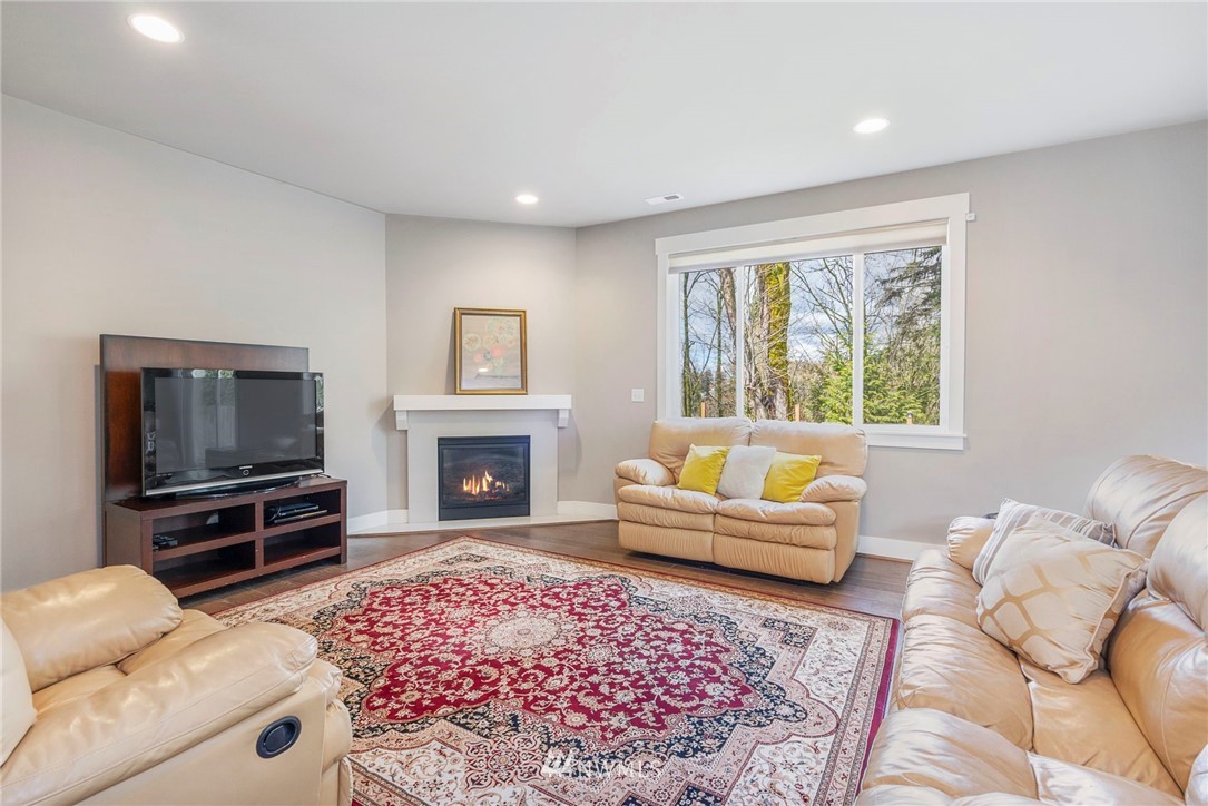 4732 Northeast 25th Street Renton, WA 98059 - Photo 7 of 21