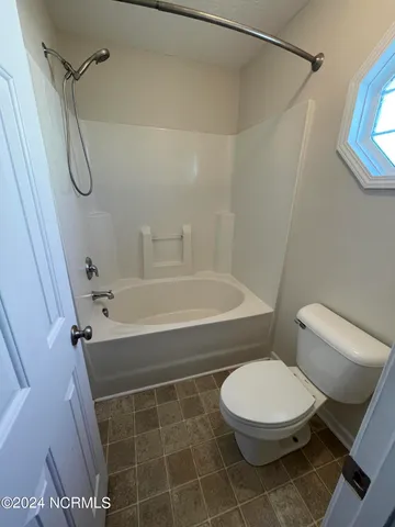 $1,900 | 322 Rose Bud Lane, Holly Ridge, NC 28445